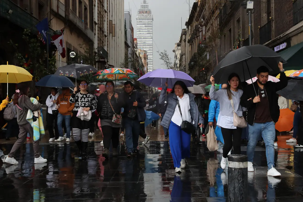 Monzón mexicano y nueva onda tropical dejarán lluvias en gran parte del país | FOTO EFE 