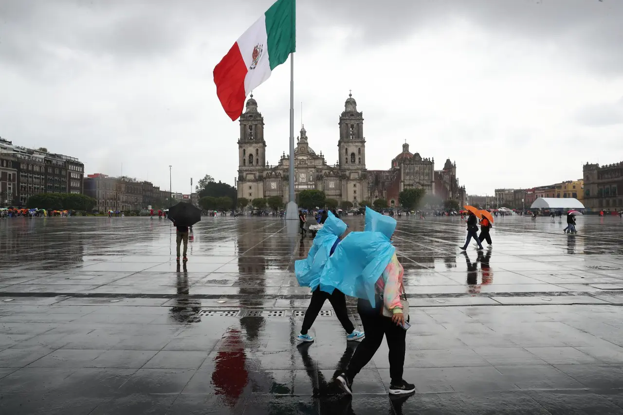 Onda de calor y fuertes lluvias golpean a México | FOTO EFE 