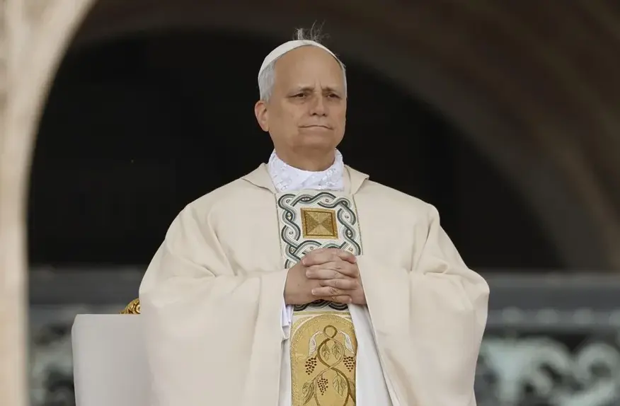 El papa León XIV durante una aparición pública en el Vaticano. EFE 