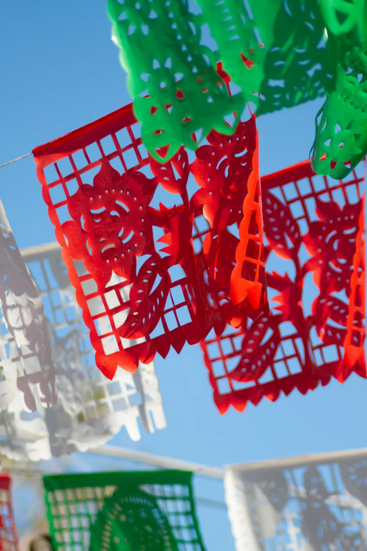 Papel picado tricolor.