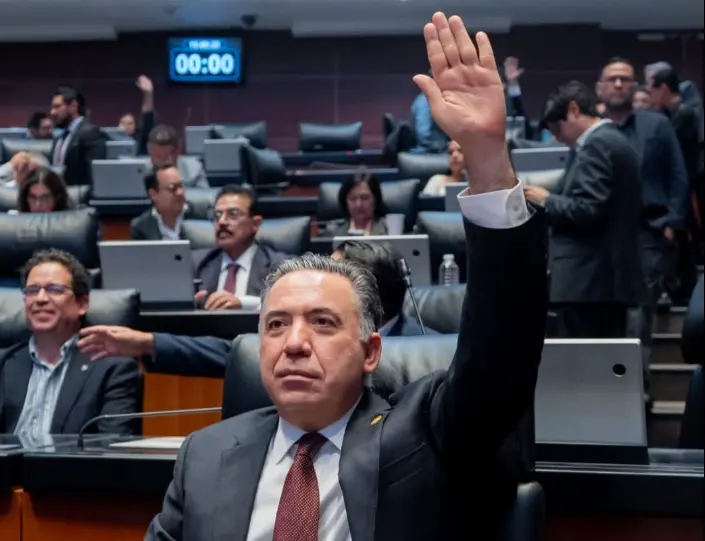 ¿Pedirá licencia? Enrique Inzunza responde y fija postura