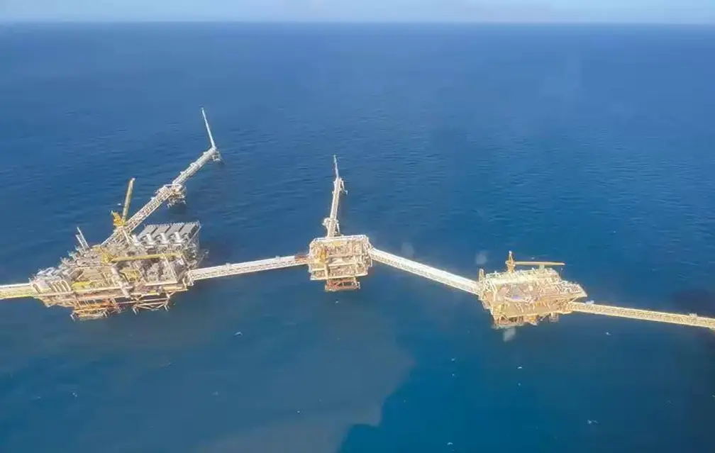 Pemex avanza en la reparación del ducto marino de Ek-Balam