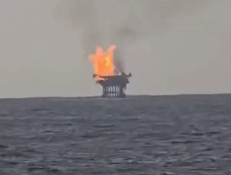Pemex reporta un incendio sin heridos en una plataforma del golfo de México