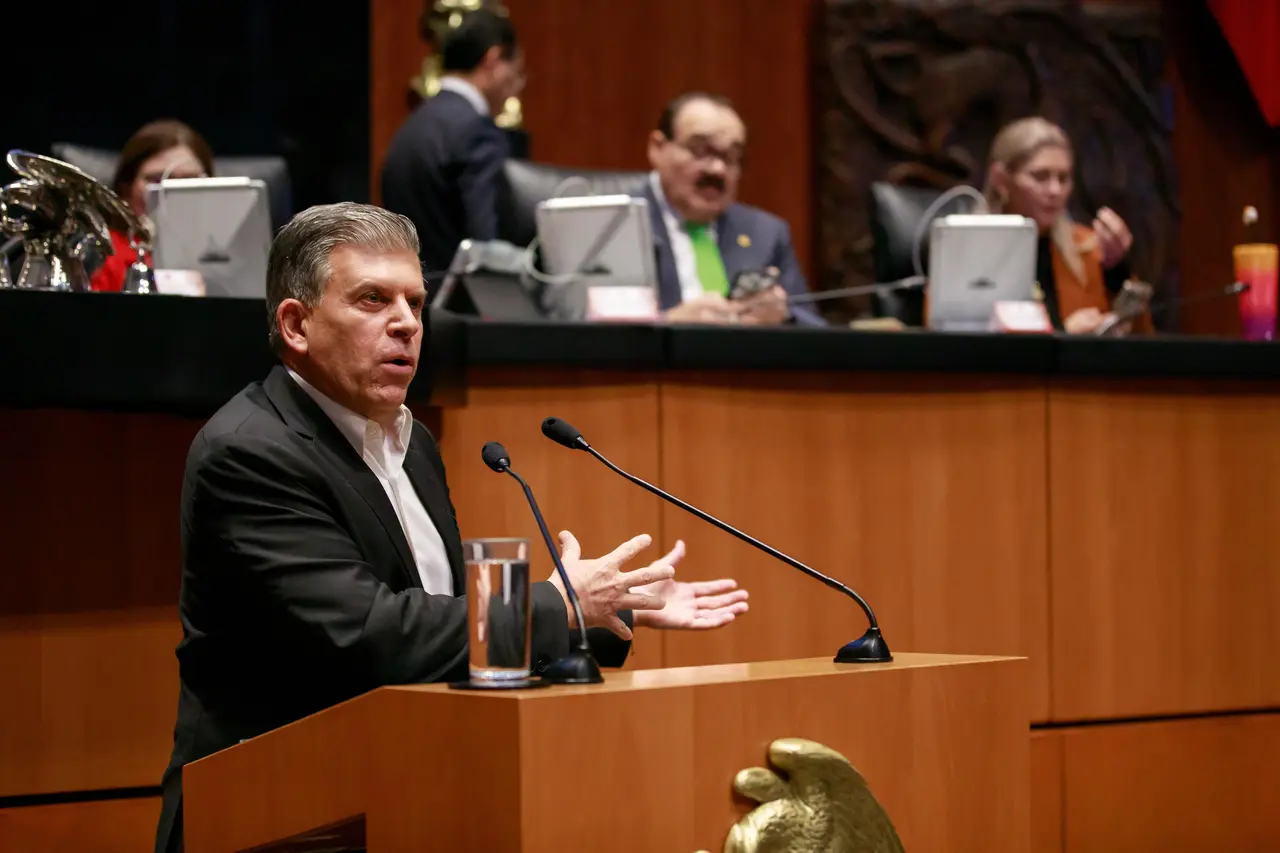 Sheffield acusa a Reyes de promoverse rumbo a elecciones de 2027