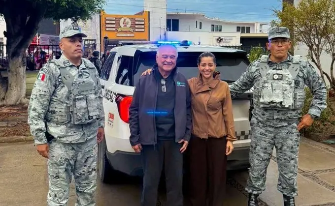 Ernesto Ruffo llega a su domicilio en Ensenada tras un traslado de casi 40 horas desde El Altiplano.