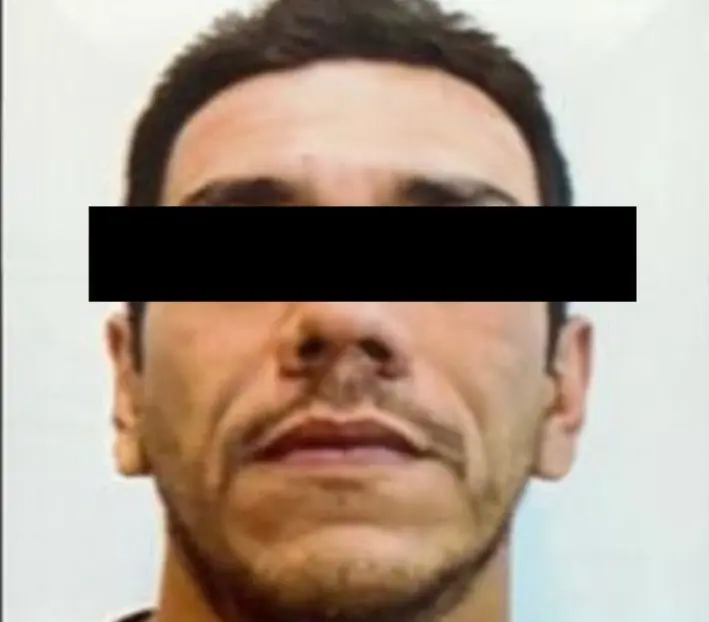 Operativo de autoridades federales en Tecomán, Colima, que derivó en la detención de tres presuntos integrantes del CJNG, incluido un hombre relacionado por las autoridades con el atentado con coche bomba en Coahuayana, Michoacán.