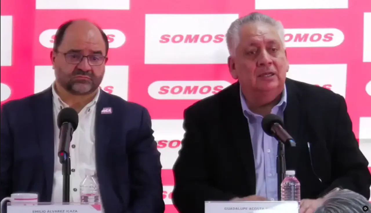 Integrantes de Somos MX durante una conferencia de prensa en la que pidieron investigar presuntas irregularidades y defender la independencia del INE.