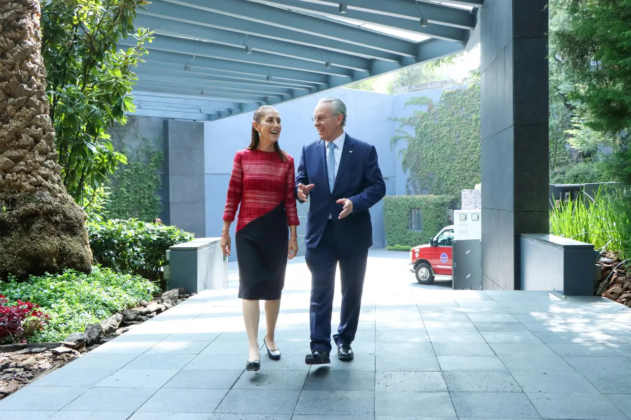 Sheinbaum destaca inversión por 8.4 billones de pesos durante aniversario del CCE