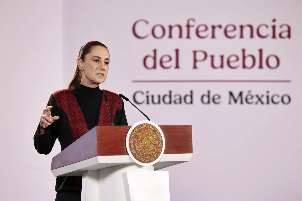 Sheinbaum insiste en bajar aranceles de autos y acero en reunión con empresarios | FOTO EFE 