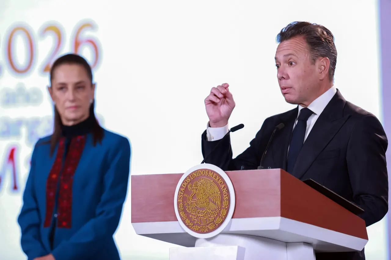 Claudia Sheinbaum y el gobernador de Jalisco, Pablo Lemus, durante el anuncio de inversión pública para obras de infraestructura hídrica en la Zona Metropolitana de Guadalajara. EFE