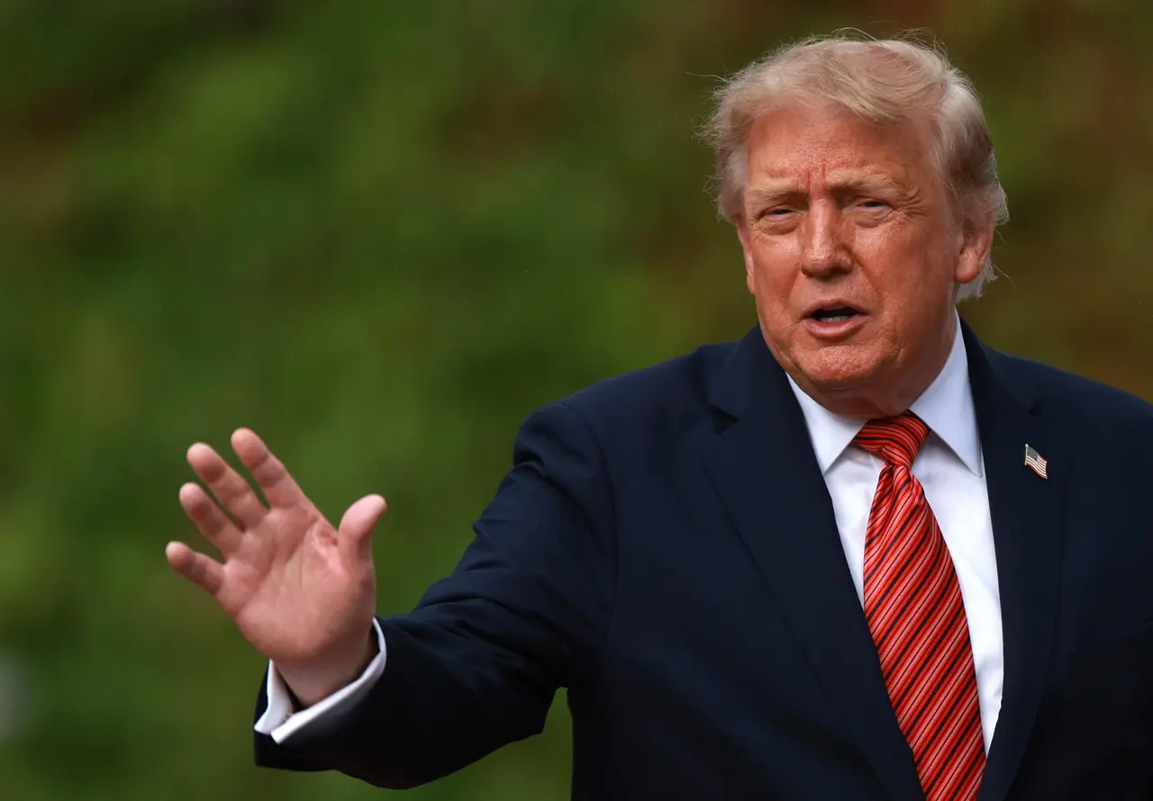 Trump cambia el tono con México y arremete contra Canadá | FOTO EFE 