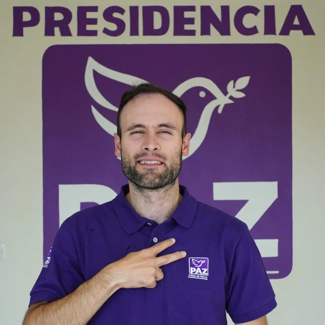 José Monroy Mañón, dirigente estatal del partido PAZ en el Estado de México, durante una actividad política.
