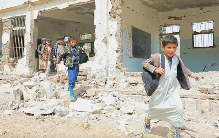 Niños y familias afectadas por la crisis humanitaria en Yemen.